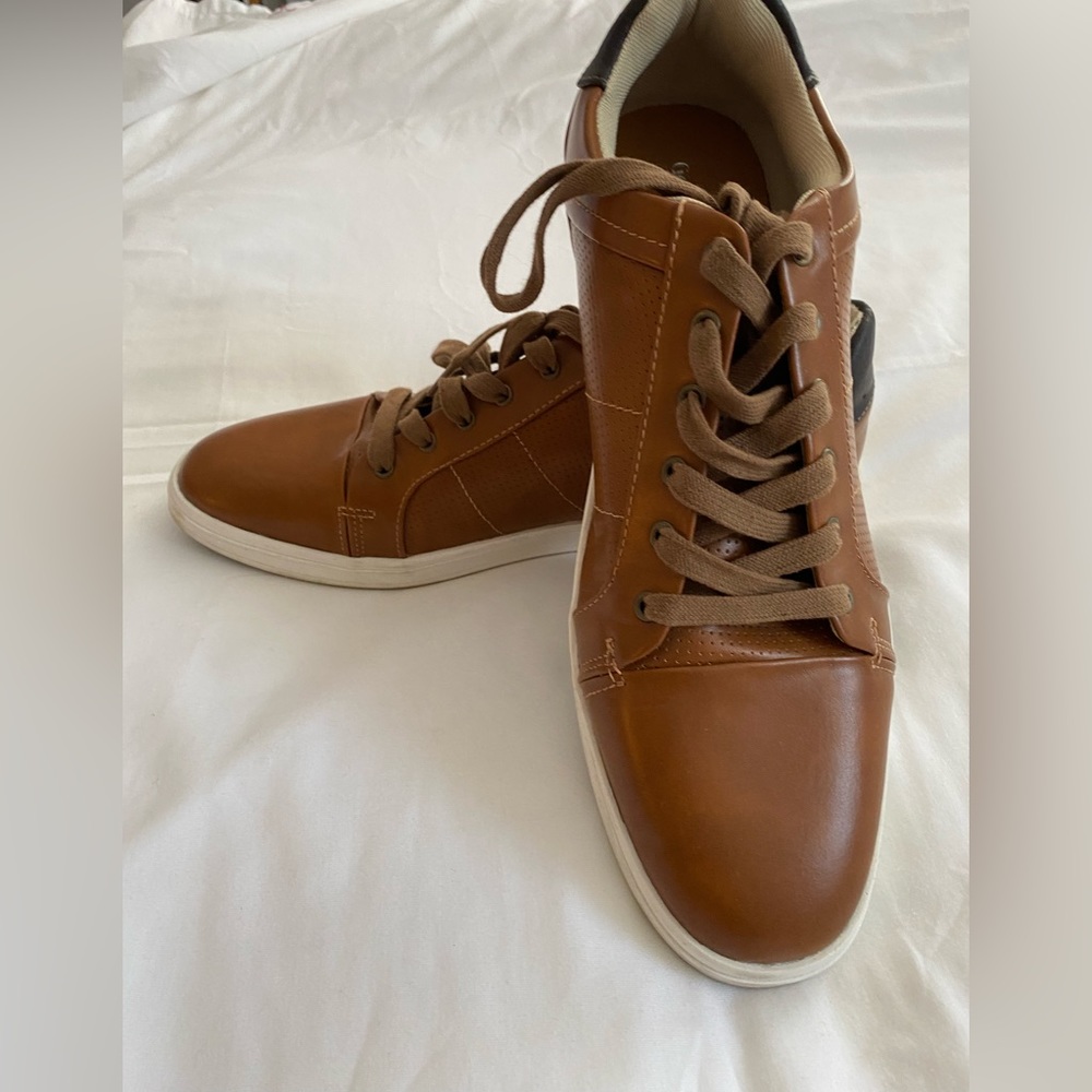 Men’s sneakers! Excellent condition.